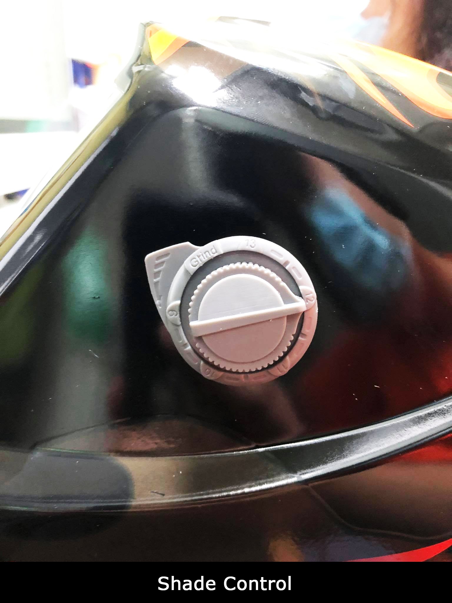 Daiden Auto Darkening Helmet / Mask