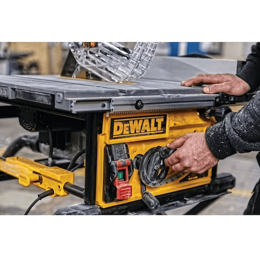 Dewalt DWE7492 Jobsite Table Saw 10