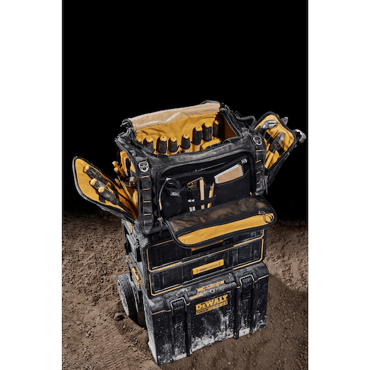 Dewalt DWST83522-1 Contractor's Tool Bag 22