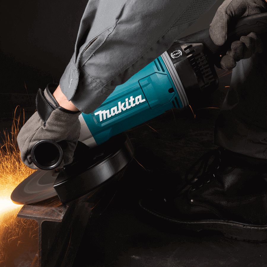 Makita GA7070 Angle Grinder 7