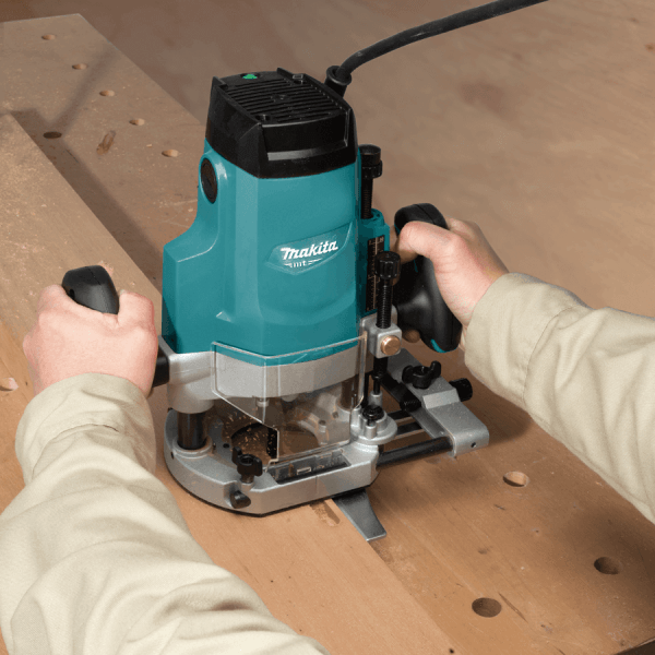 Makita MT M3602B Plunge Router (1/4