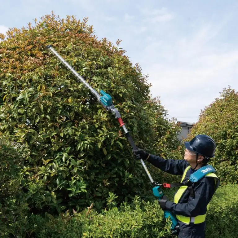 Makita UN001GZ 40V Cordless Pole Hedge Trimmer XGT [Bare] | Makita by KHM Megatools Corp.