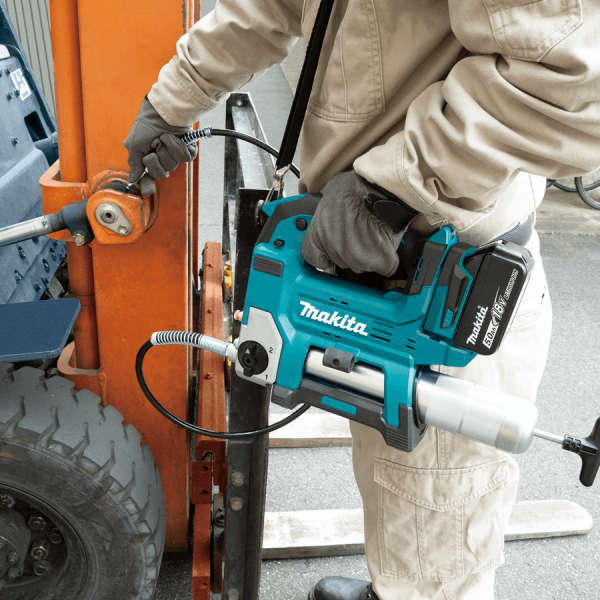 Makita DCP180Z 18V Cordless Grease Gun (LXT-Series) [Bare]